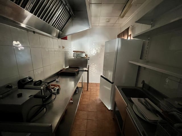 Kaupallinen myytävänä paikassa Pinar de Campoverde, Pilar de la Horadada - 195 000 € (Ref: 9463855)