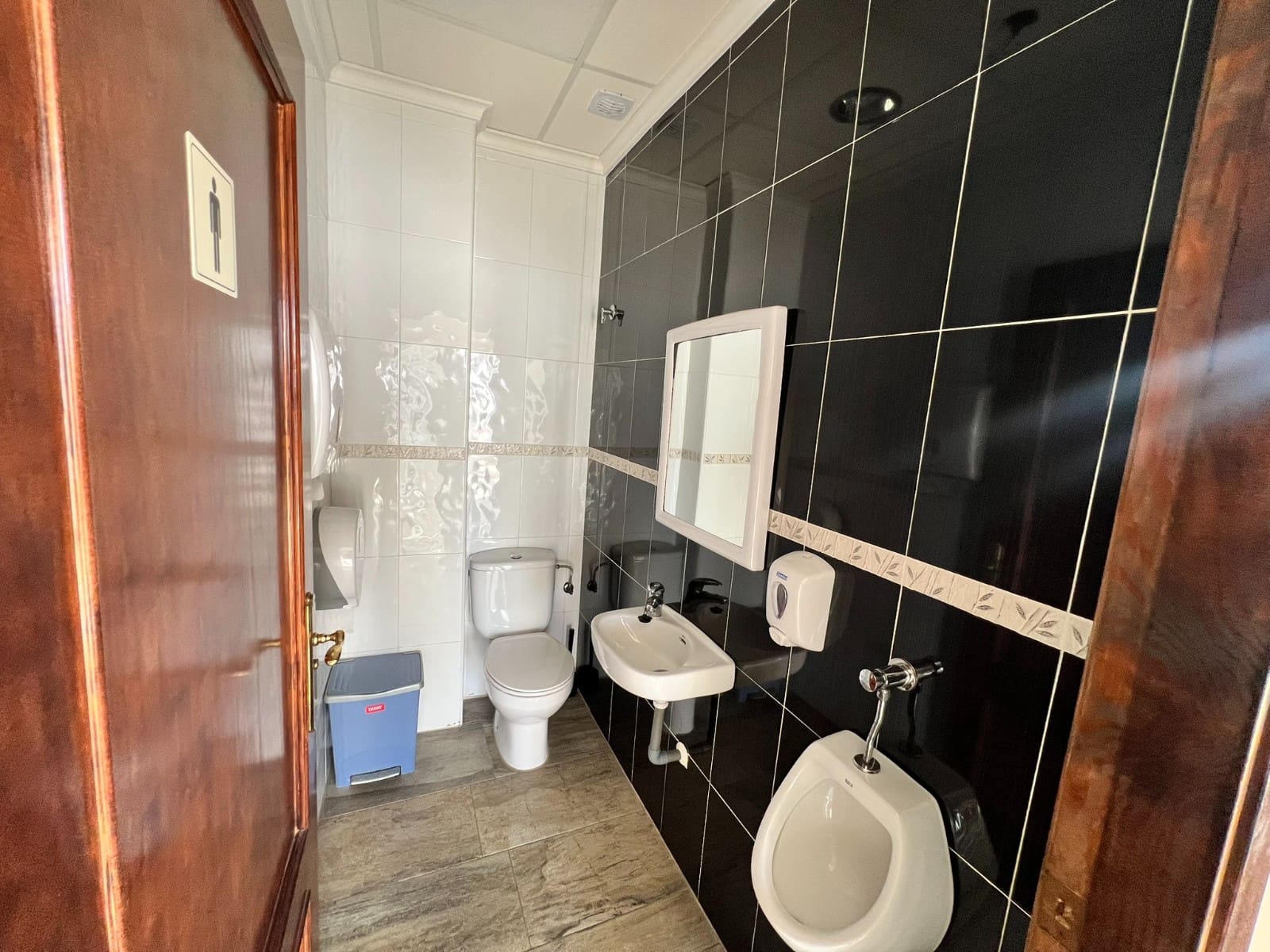 Kaupallinen myytävänä paikassa Pinar de Campoverde - 195 000 € (Ref: 9463855)