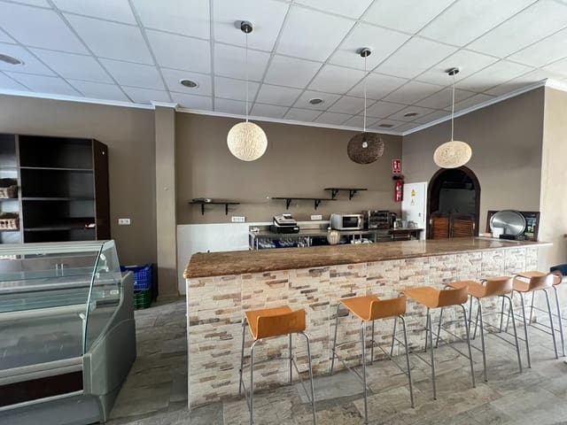 Commercieel te koop in Pinar de Campoverde, Pilar de la Horadada - € 195.000 (Ref: 9463855)