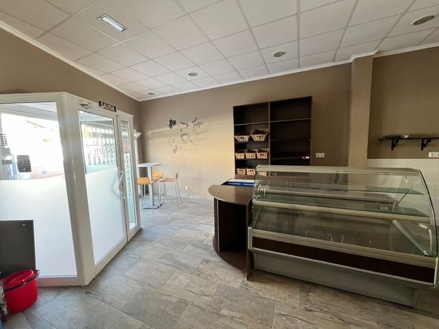 Commercieel te koop in Pinar de Campoverde, Pilar de la Horadada - € 195.000 (Ref: 9463855)