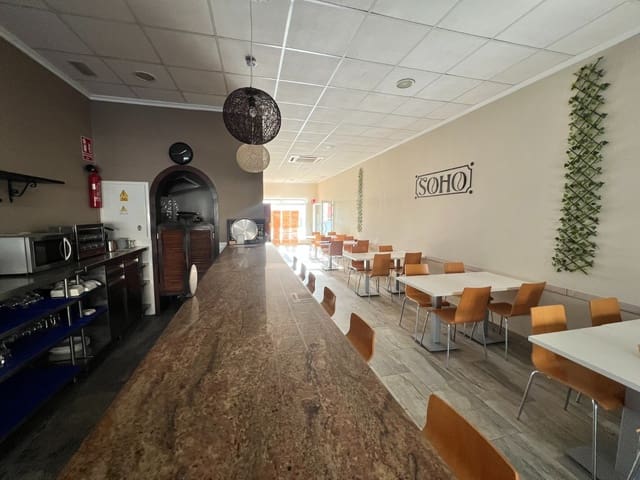 Commercieel te koop in Pinar de Campoverde, Pilar de la Horadada - € 195.000 (Ref: 9463855)