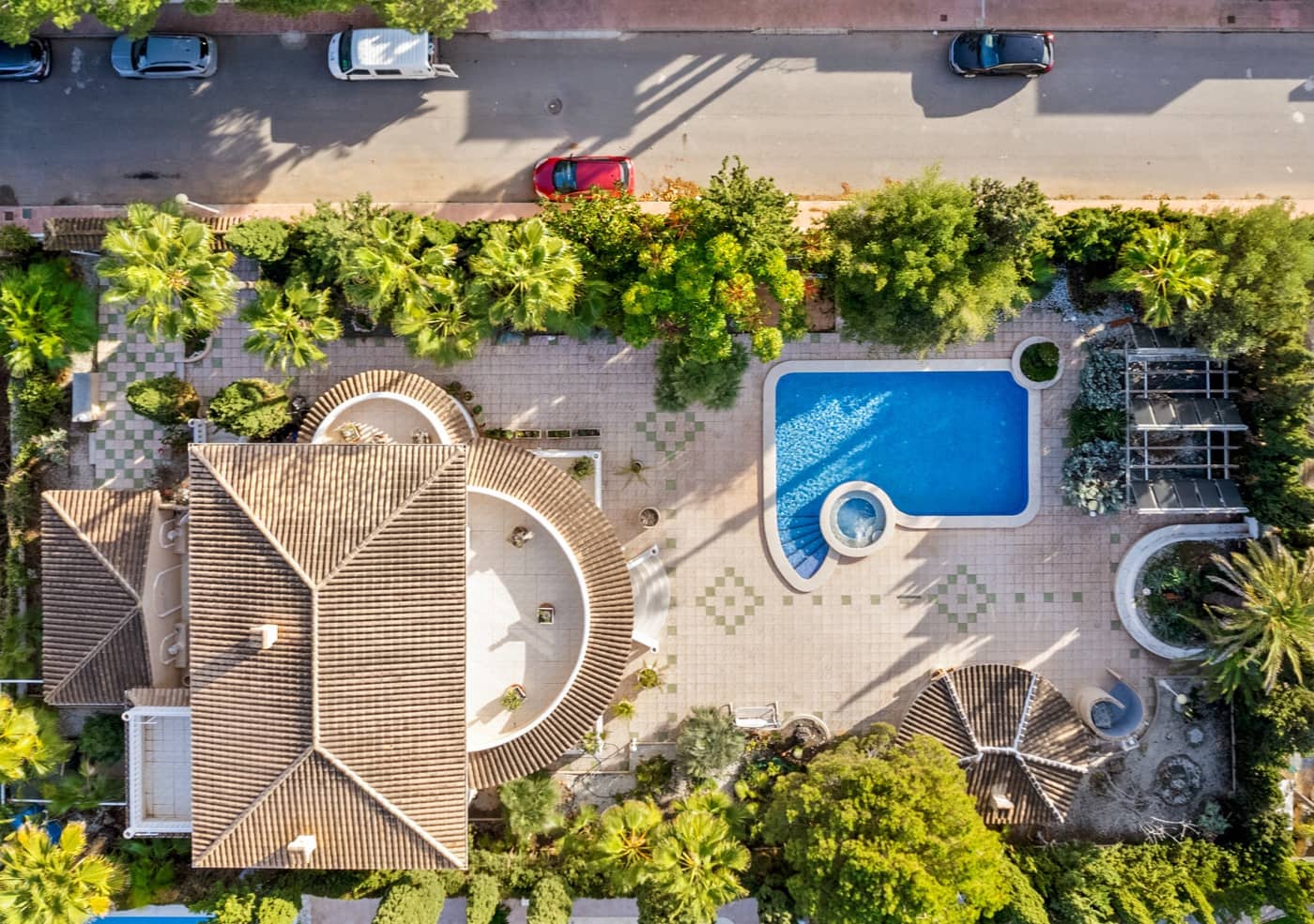 6 bedroom Villa for sale in Dona Pepa with pool garage - € 800,000 (Ref: 9463857)