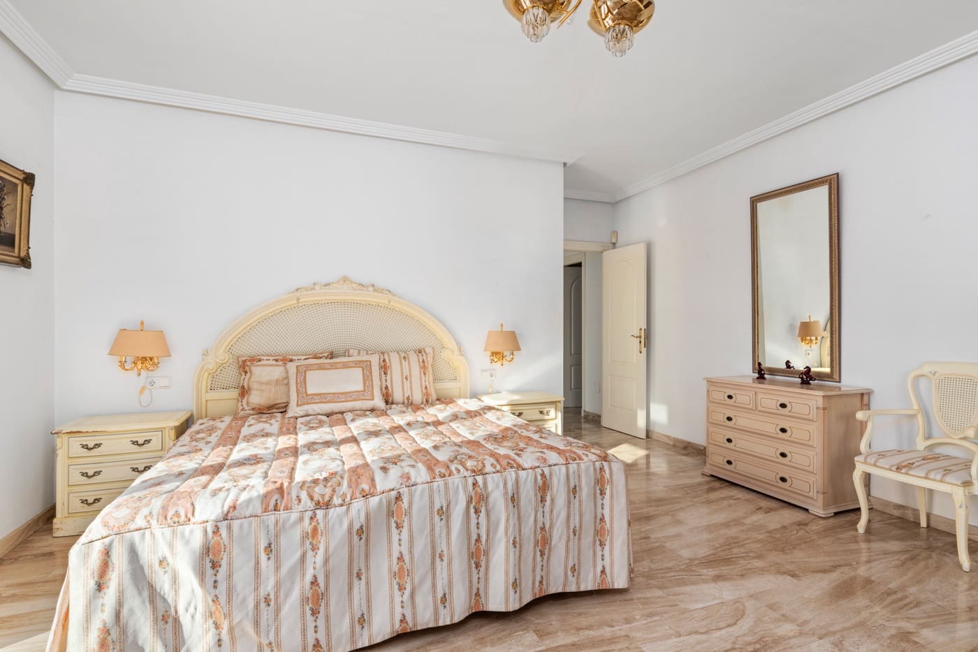 6 bedroom Villa for sale in Dona Pepa with pool garage - € 800,000 (Ref: 9463857)