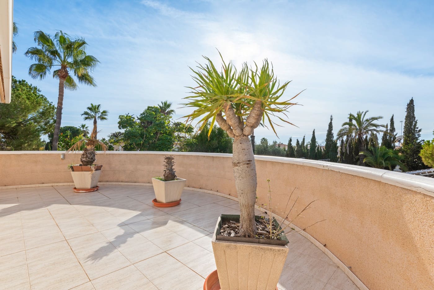 6 bedroom Villa for sale in Dona Pepa with pool garage - € 800,000 (Ref: 9463857)