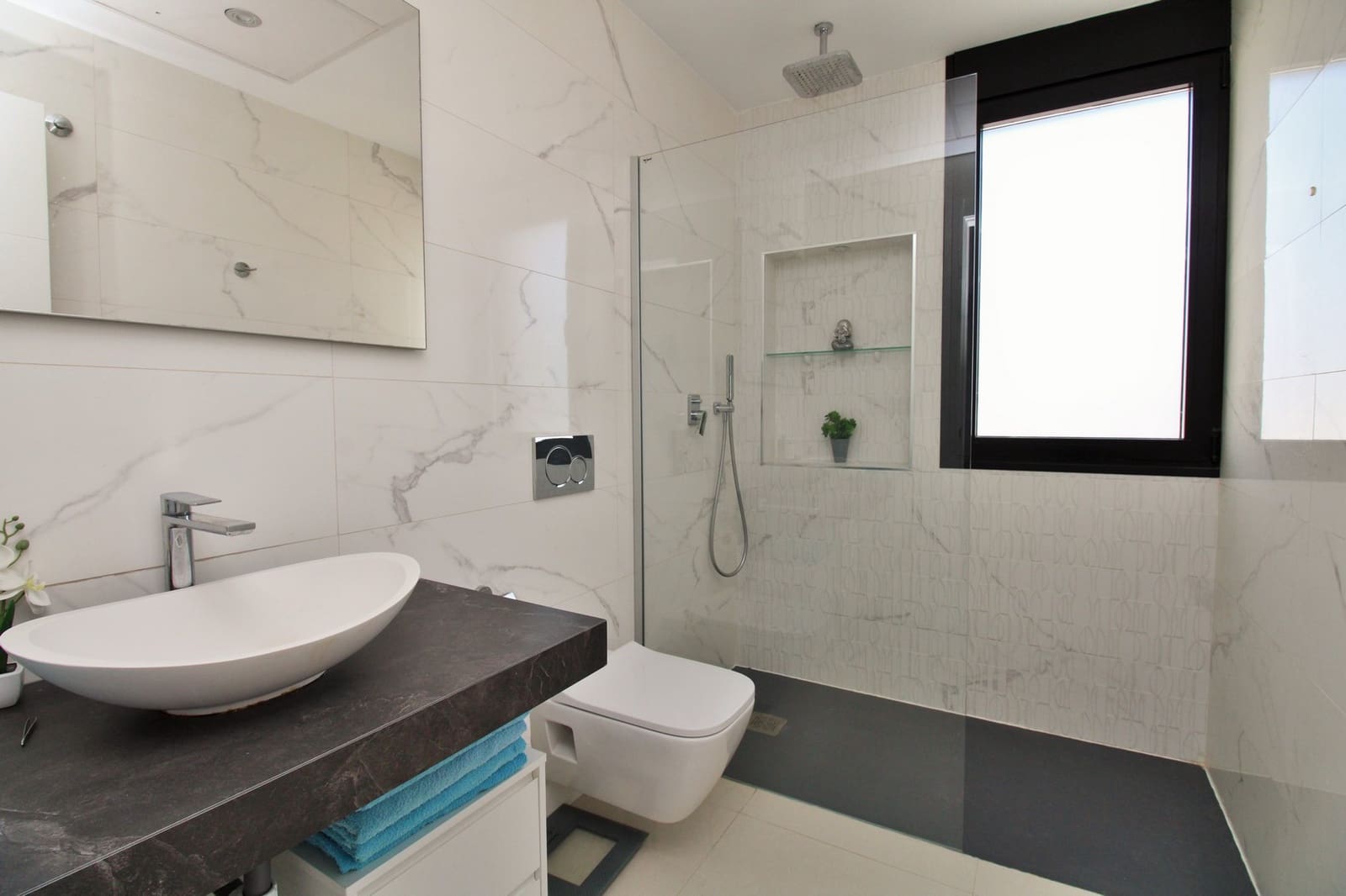 3 quarto Moradia para venda em Villamartin com piscina - 405 000 € (Ref: 9463860)