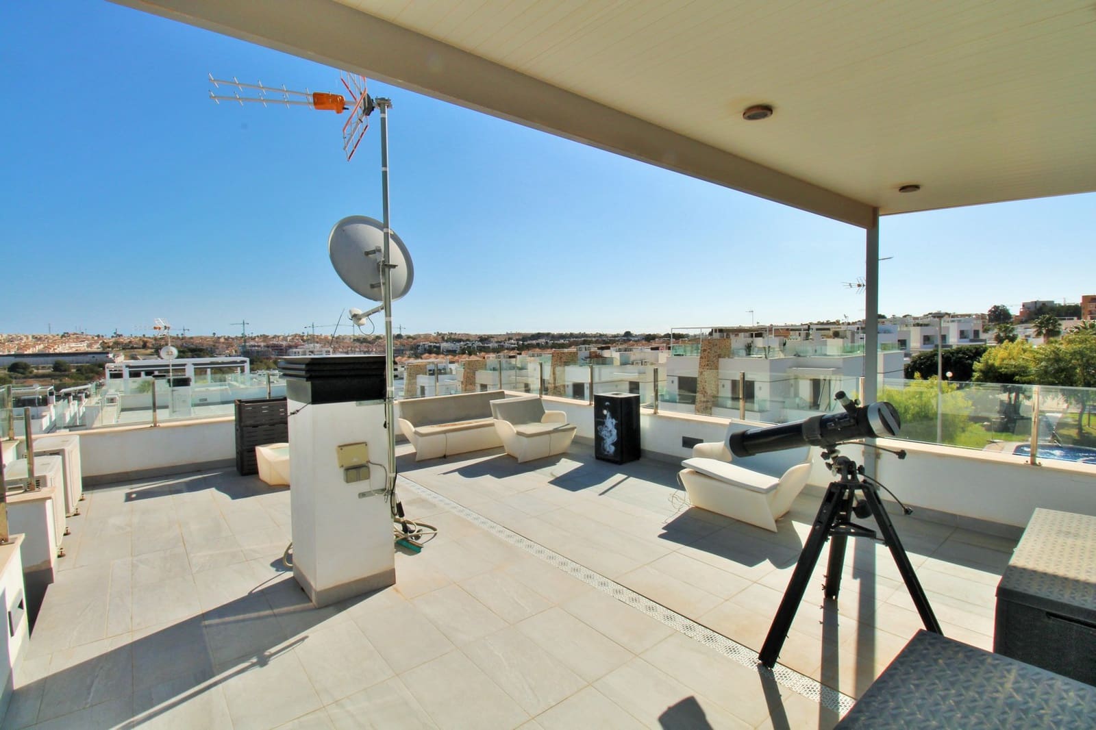 3 quarto Moradia para venda em Villamartin com piscina - 405 000 € (Ref: 9463860)