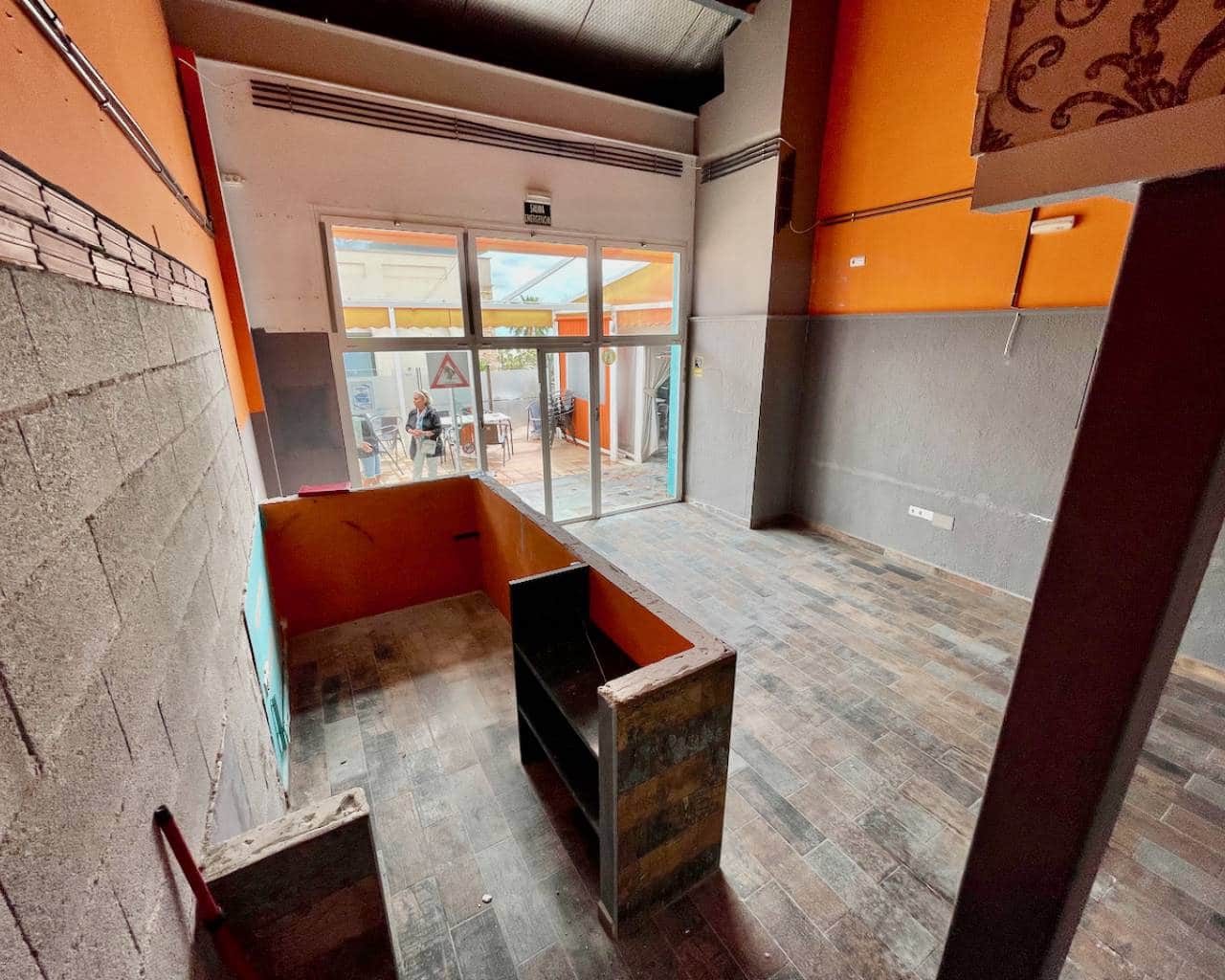 Commercial for sale in Algorfa - € 100,000 (Ref: 9463866)