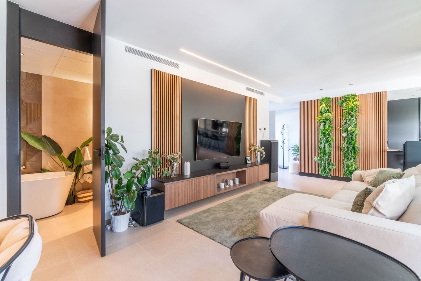 Chalet de 2 habitaciones en Los Balcones en venta con piscina garaje - 649.000 € (Ref: 9463878)