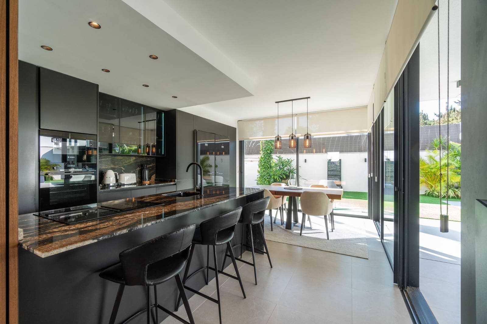 Chalet de 2 habitaciones en Los Balcones en venta con piscina garaje - 649.000 € (Ref: 9463878)