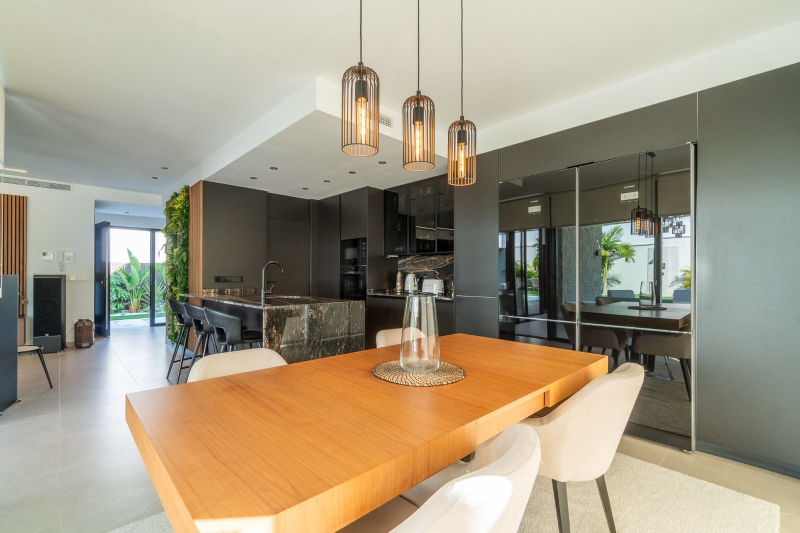 Chalet de 2 habitaciones en Los Balcones en venta con piscina garaje - 649.000 € (Ref: 9463878)