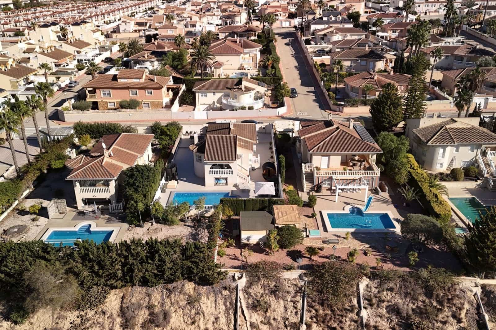 5 bedroom Villa for sale in Benijofar with pool - € 495,000 (Ref: 9463880)