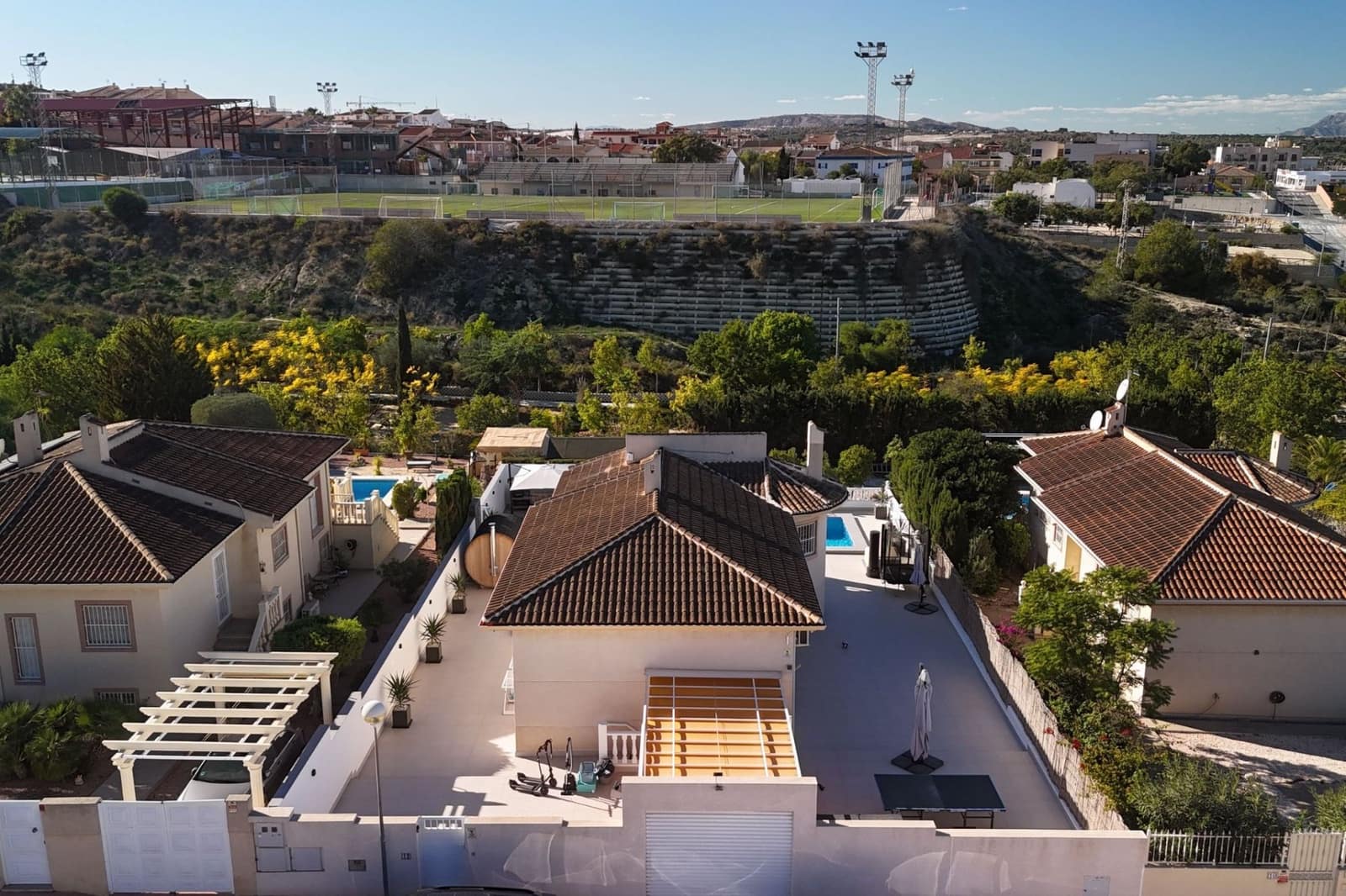 5 bedroom Villa for sale in Benijofar with pool - € 495,000 (Ref: 9463880)