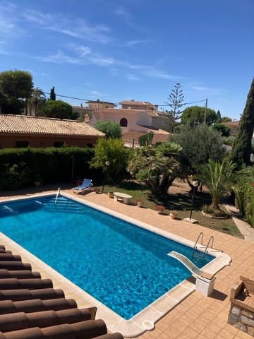 4 soverom Villa til salgs i Cabo Roig, Orihuela med svømmebasseng garasje - € 950 000 (Ref: 9463883)