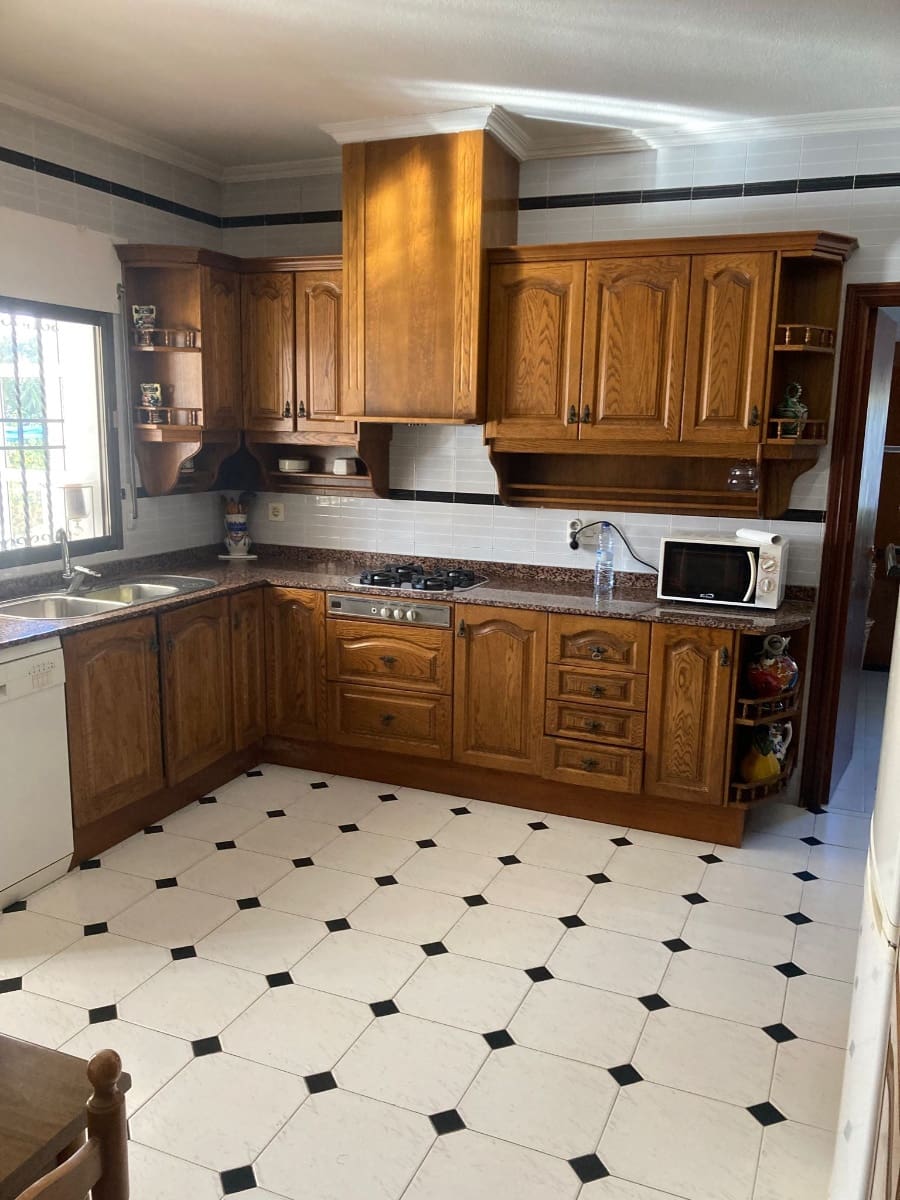 4 soverom Villa til salgs i Cabo Roig med svømmebasseng garasje - € 950 000 (Ref: 9463883)