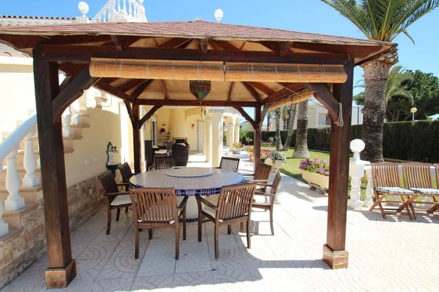 4 sovrum Villa till salu i Cabo Roig, Orihuela med pool garage - 1 150 000 € (Ref: 9463885)