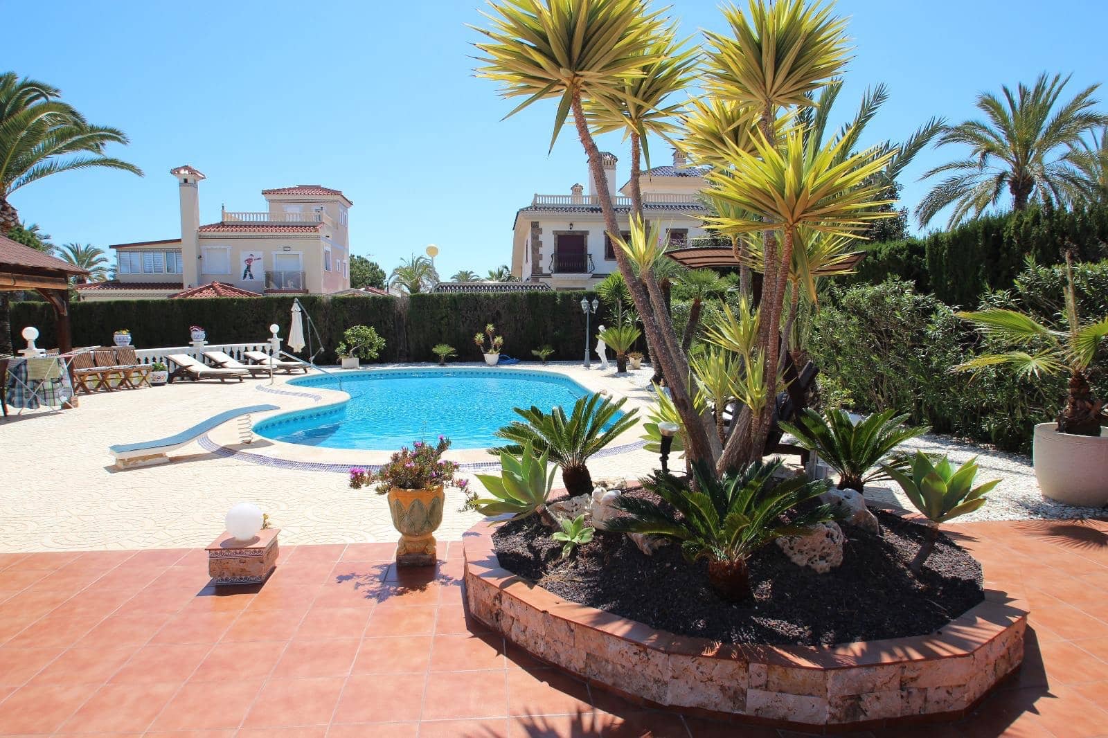 4 bedroom Villa for sale in Cabo Roig with pool garage - € 1,150,000 (Ref: 9463885)