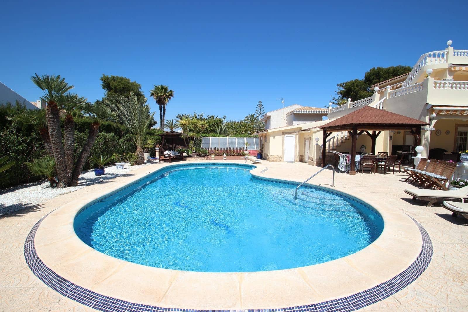 4 bedroom Villa for sale in Cabo Roig with pool garage - € 1,150,000 (Ref: 9463885)