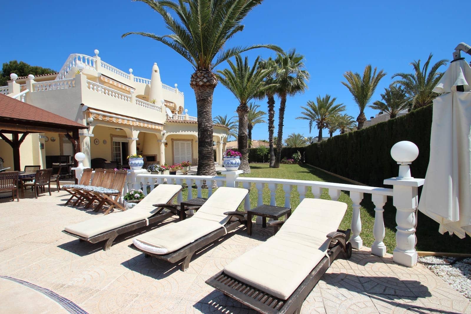 4 bedroom Villa for sale in Cabo Roig with pool garage - € 1,150,000 (Ref: 9463885)