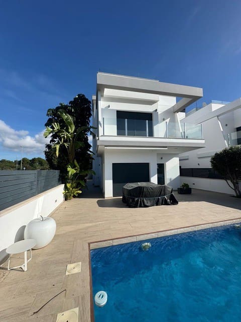 3 Zimmer Villa zu verkaufen in Pilar de la Horadada mit Pool - 499.000 € (Ref: 9463887)