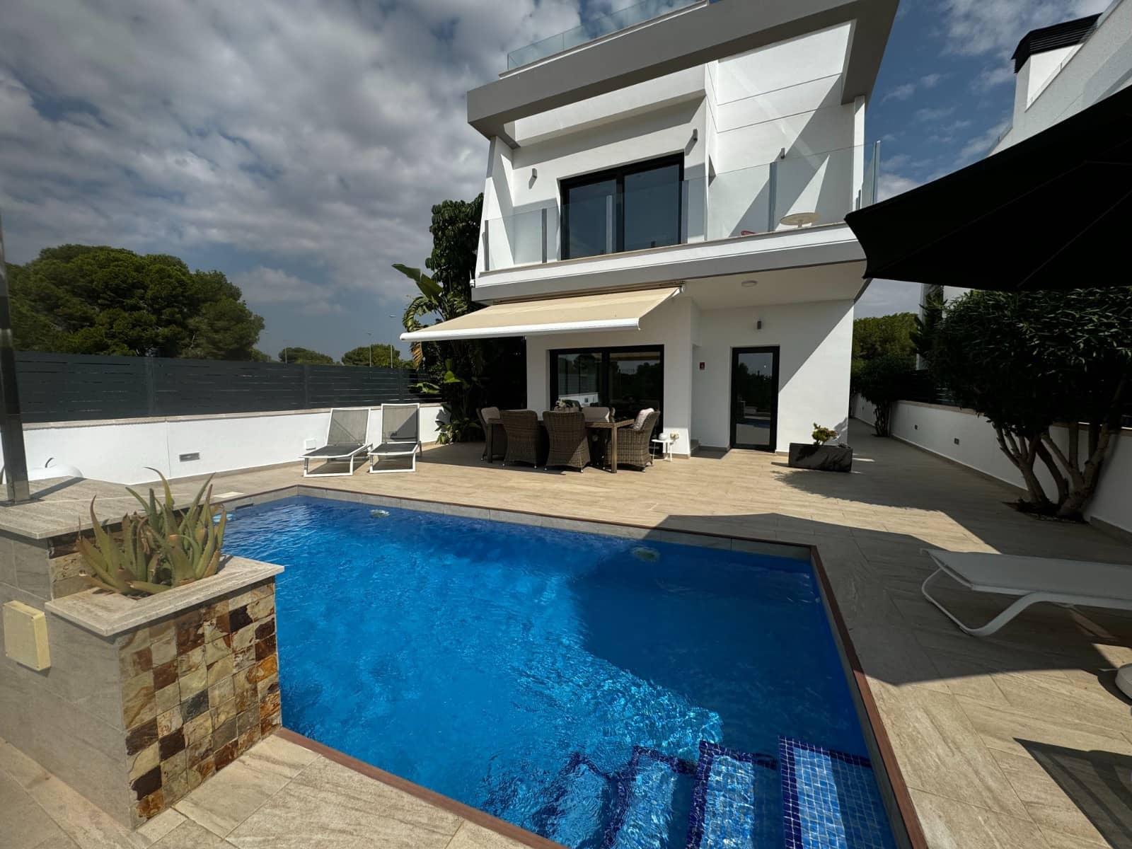 3 Zimmer Villa zu verkaufen in Pilar de la Horadada mit Pool - 499.000 € (Ref: 9463887)