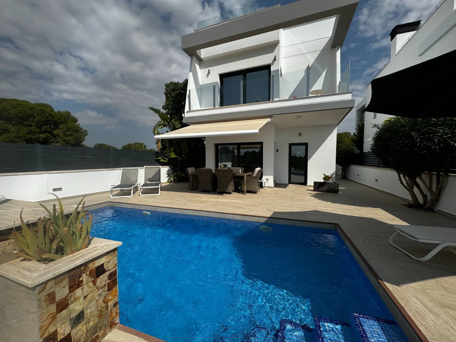 3 Zimmer Villa zu verkaufen in Pilar de la Horadada mit Pool - 499.000 € (Ref: 9463887)