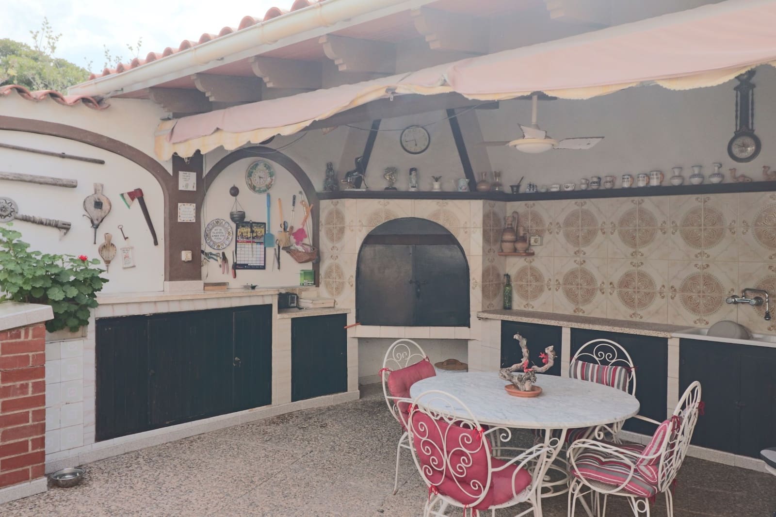6 bedroom Villa for sale in La Nucia with garage - € 585,000 (Ref: 9463888)