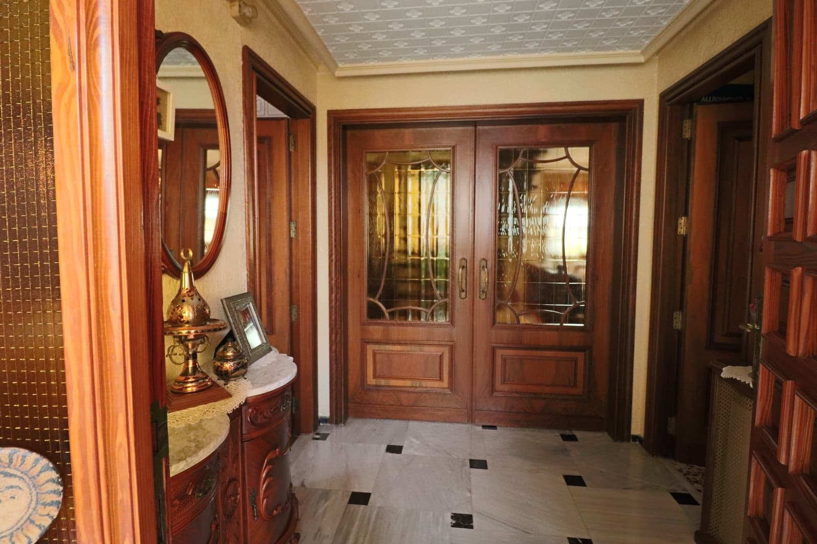 6 bedroom Villa for sale in La Nucia with garage - € 585,000 (Ref: 9463888)