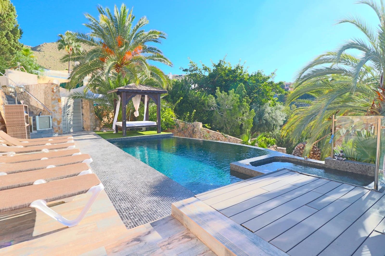 8 slaapkamer Villa te koop in Coveta Fuma met zwembad garage - € 2.200.000 (Ref: 9463889)