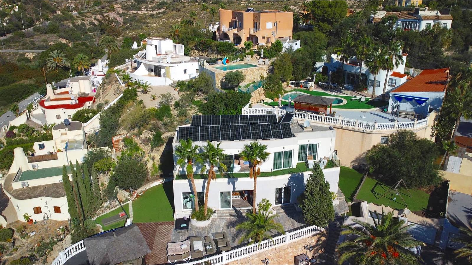 8 slaapkamer Villa te koop in Coveta Fuma met zwembad garage - € 2.200.000 (Ref: 9463889)