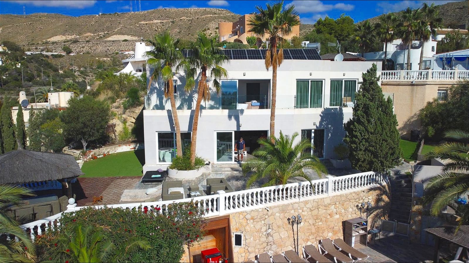 8 slaapkamer Villa te koop in Coveta Fuma met zwembad garage - € 2.200.000 (Ref: 9463889)