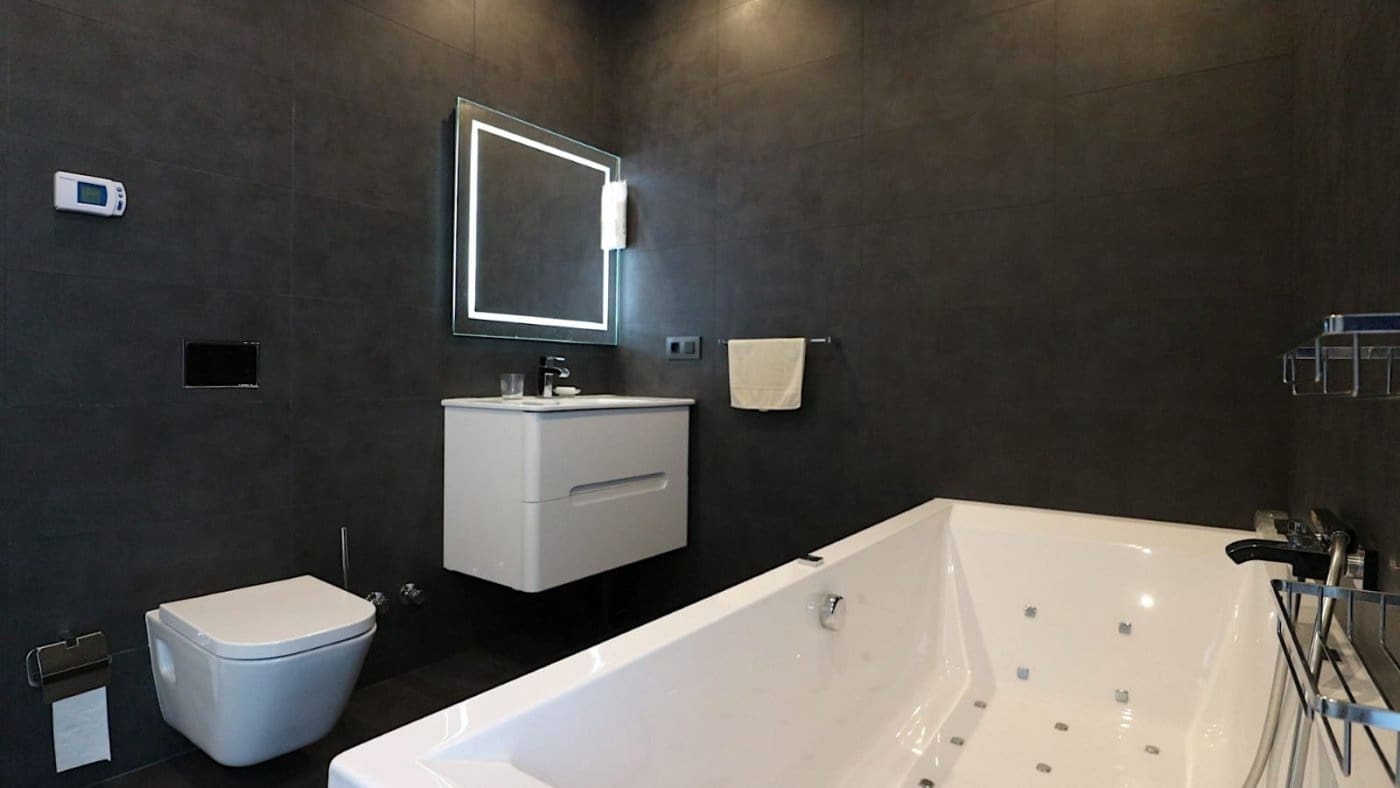 3 bedroom Villa for sale in Alicante / Alacant city with pool - € 709,000 (Ref: 9463899)