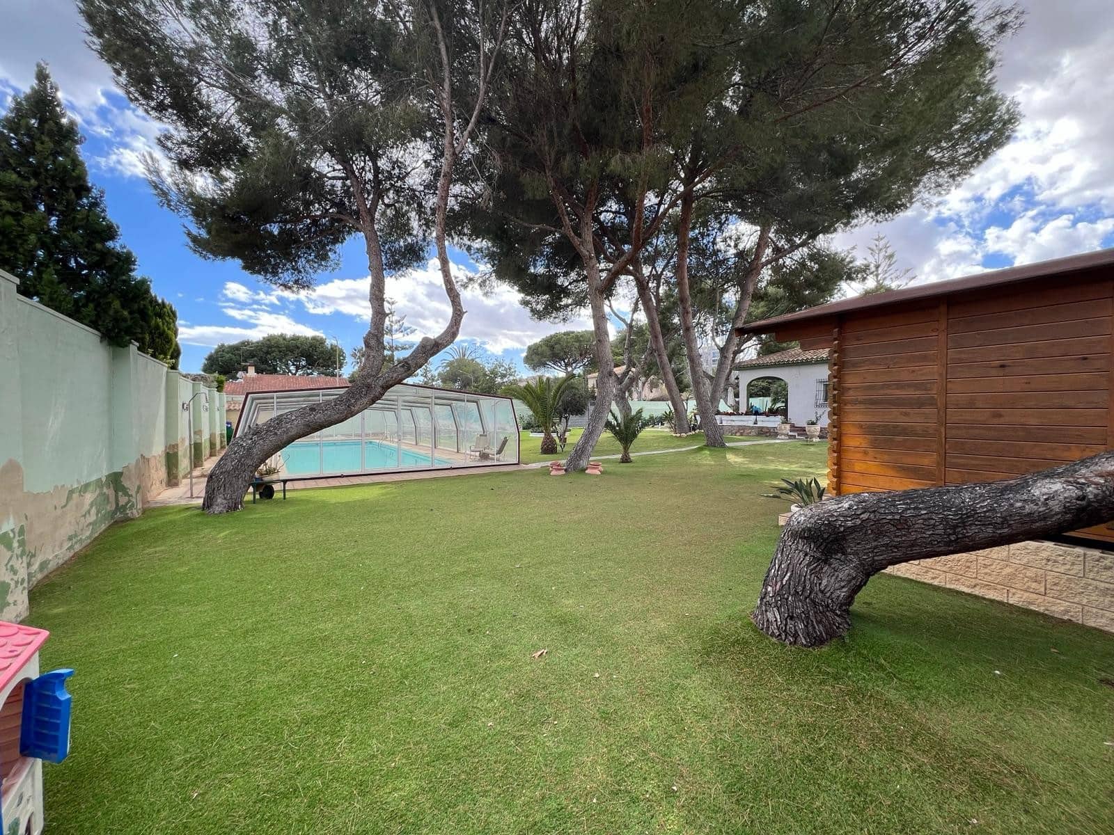 3 slaapkamer Villa te koop in Campoamor met zwembad - € 950.000 (Ref: 9463901)