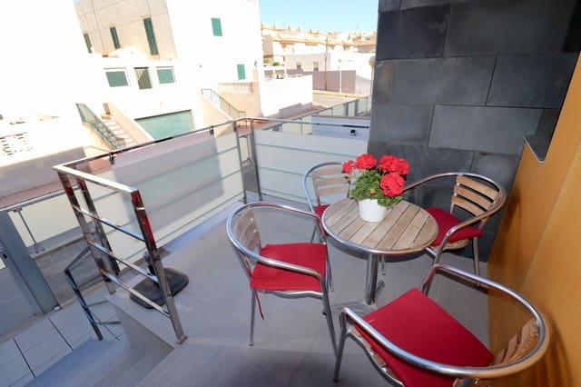 3 chambre Maison de Ville à vendre à Guardamar Playa, Guardamar del Segura avec piscine garage - 595 000 € (Ref: 9463902)