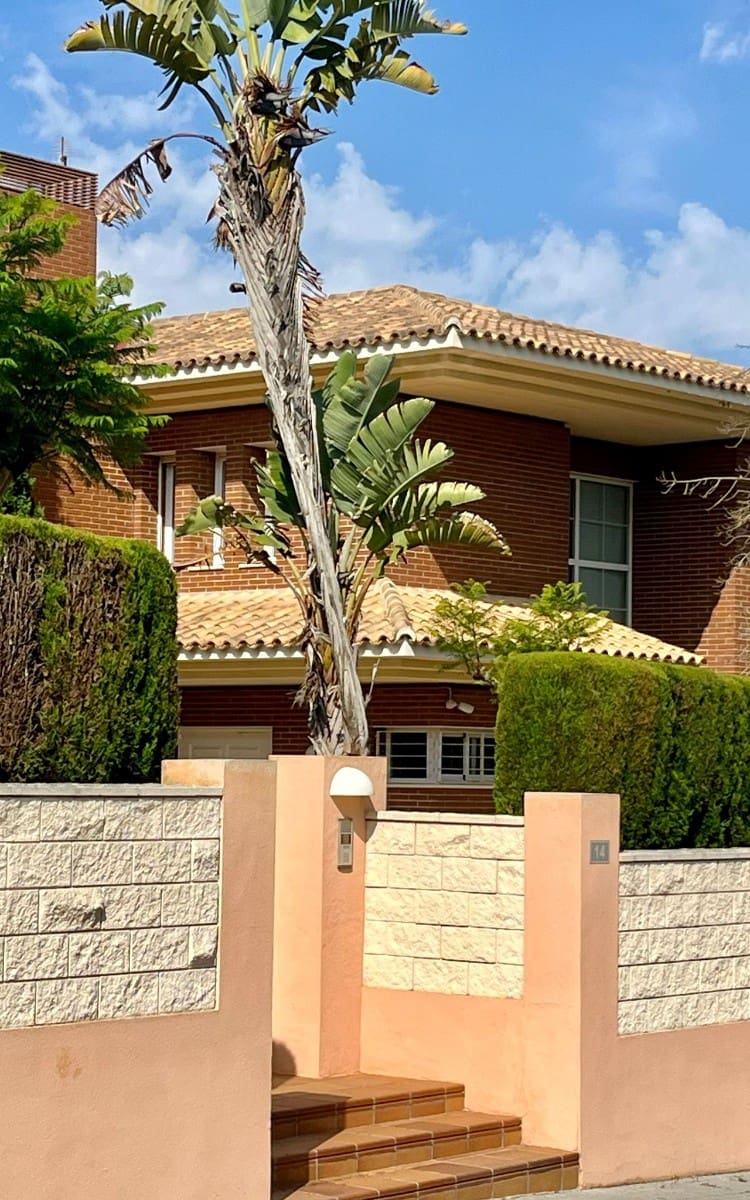 7 bedroom Villa for sale in Benidorm with pool garage - € 1,595,000 (Ref: 9463903)