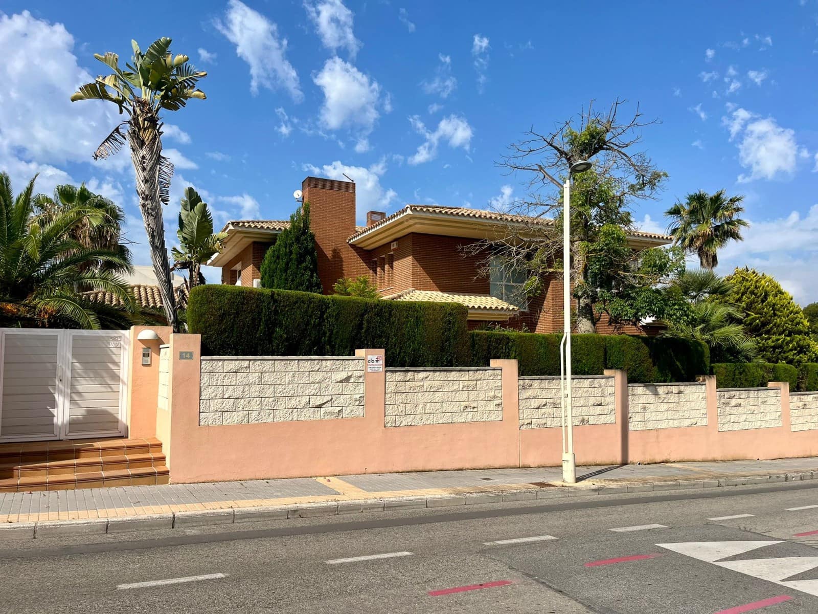 7 bedroom Villa for sale in Benidorm with pool garage - € 1,595,000 (Ref: 9463903)