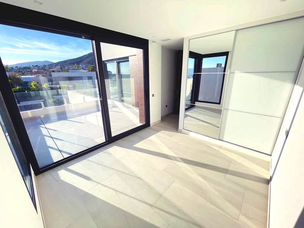 3 soverom Villa til salgs i Finestrat med svømmebasseng garasje - € 840 000 (Ref: 9463904)