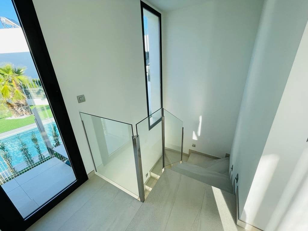 3 soverom Villa til salgs i Finestrat med svømmebasseng garasje - € 840 000 (Ref: 9463904)