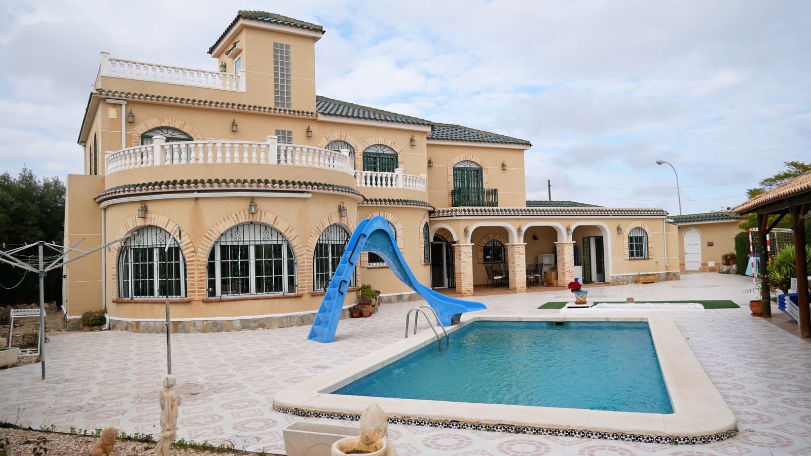 6 soveværelse Villa til salg i El Chaparral med swimmingpool garage - € 750.000 (Ref: 9463911)