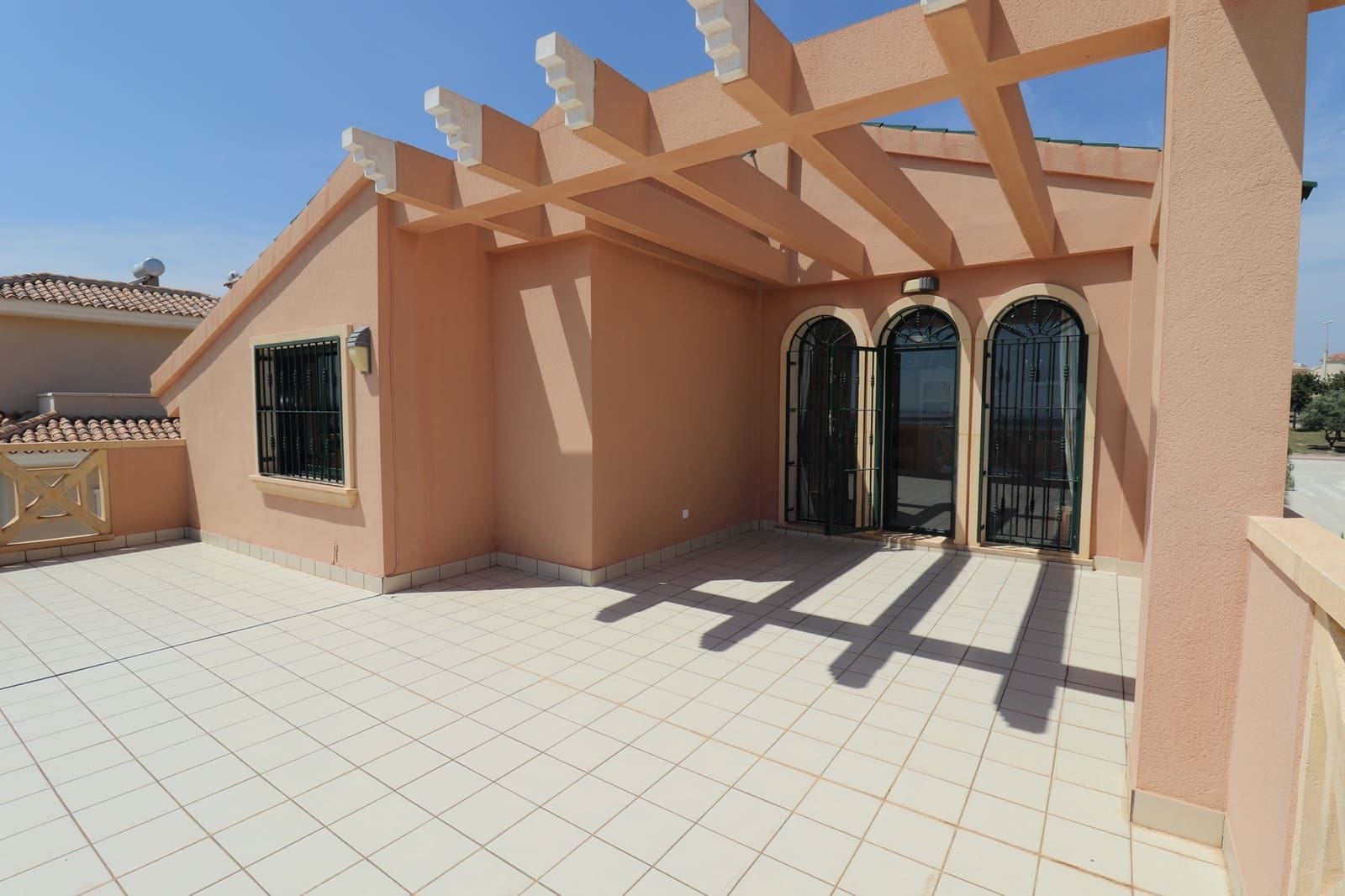 5 bedroom Villa for sale in Dona Pepa with pool - € 595,000 (Ref: 9463913)