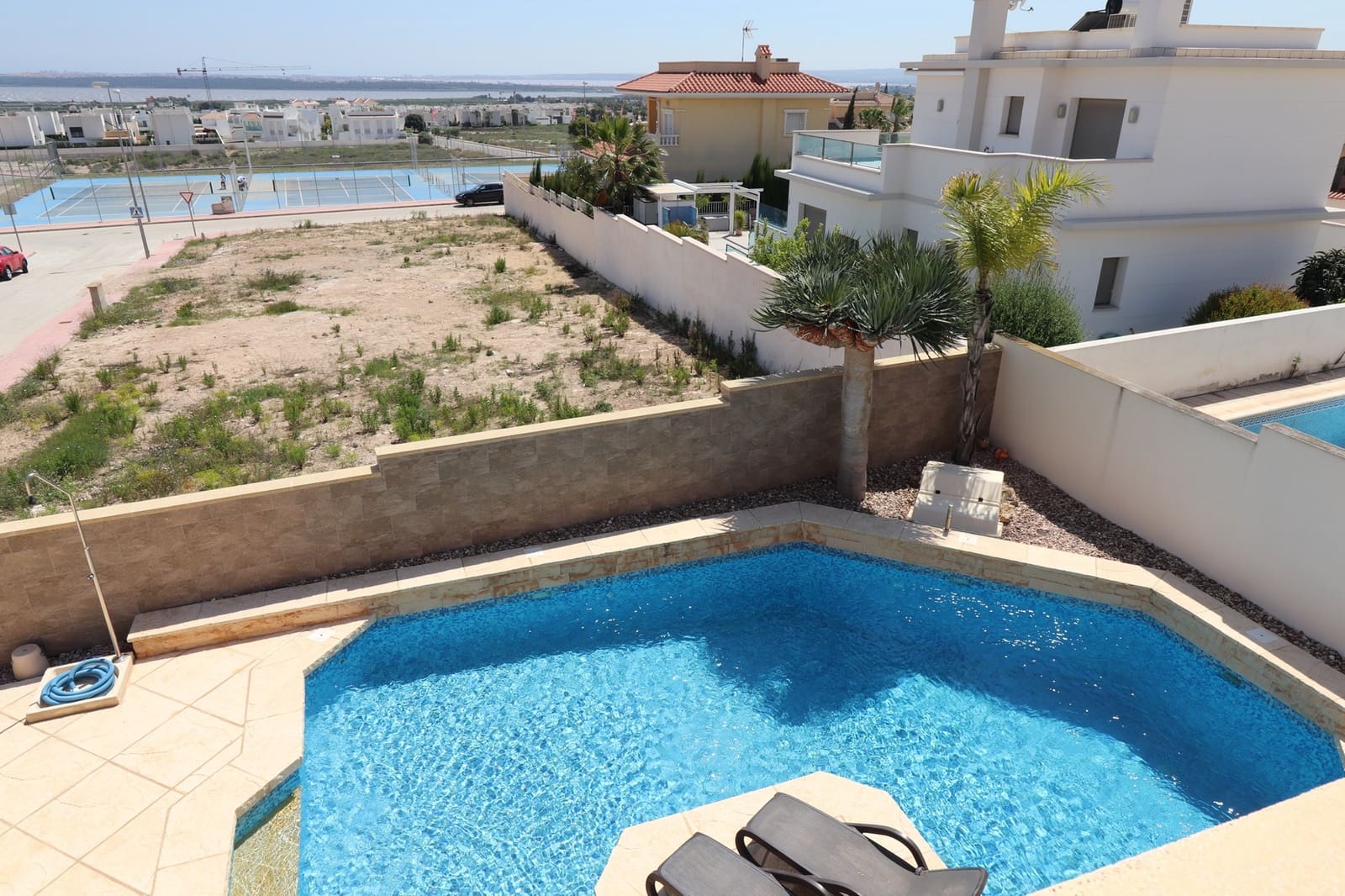 5 bedroom Villa for sale in Dona Pepa with pool - € 595,000 (Ref: 9463913)