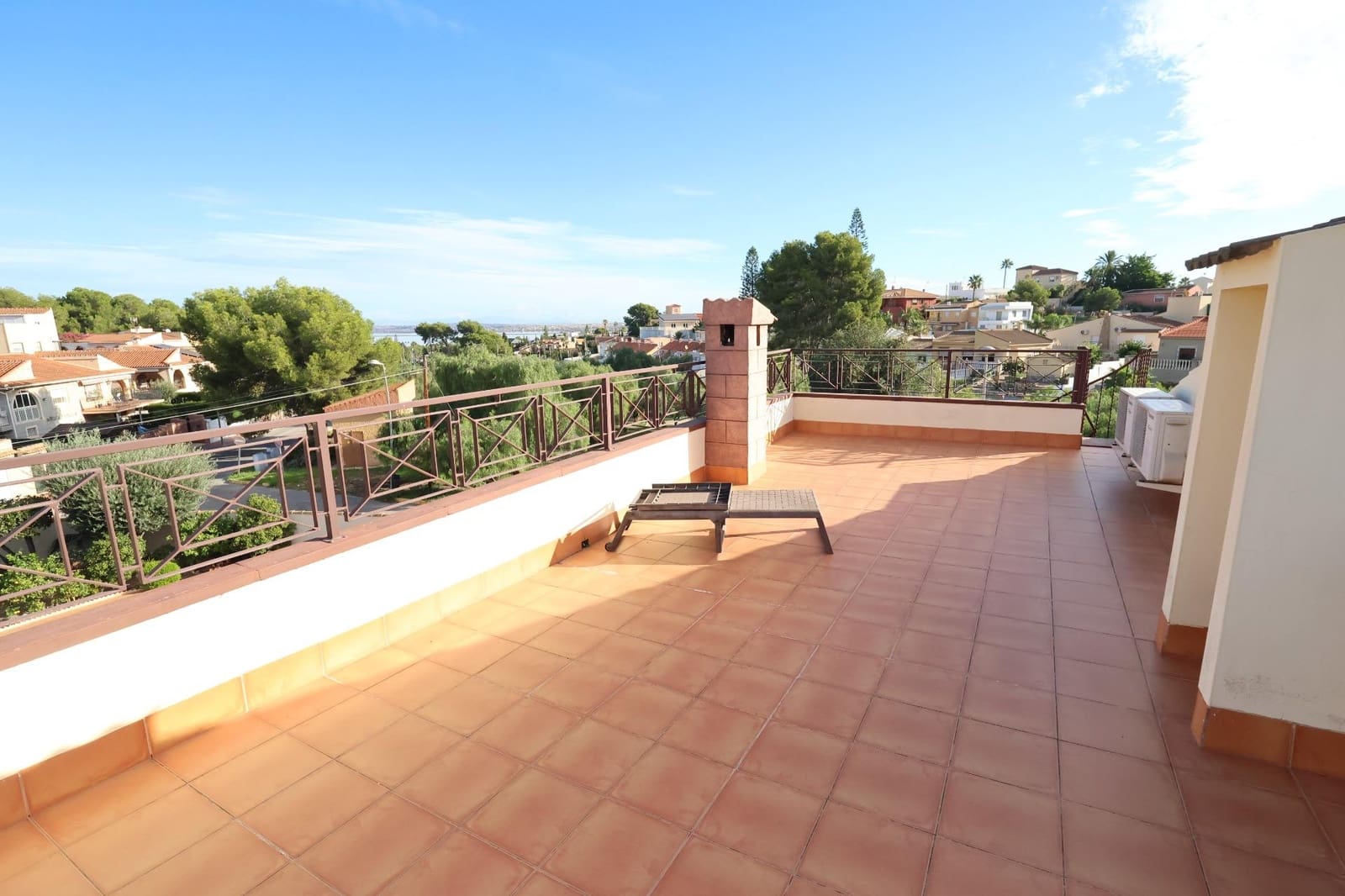 5 bedroom Villa for sale in Los Balcones with pool garage - € 930,000 (Ref: 9463927)
