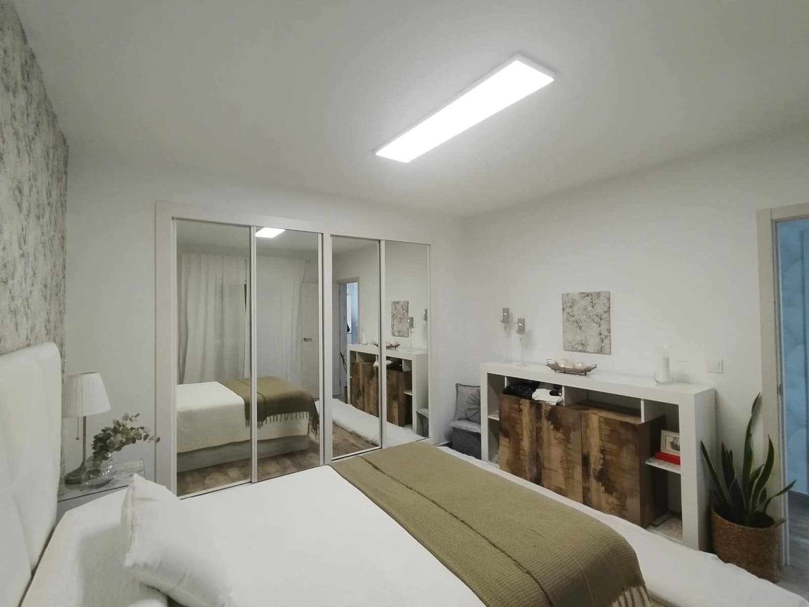 4 bedroom Villa for sale in Filipinas with pool garage - € 435,000 (Ref: 9463933)