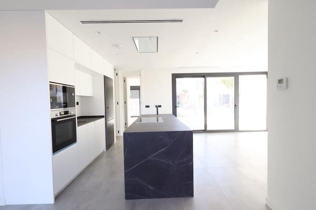 Chalet de 3 habitaciones en Torre-Pacheco en venta con piscina garaje - 439.000 € (Ref: 9463936)