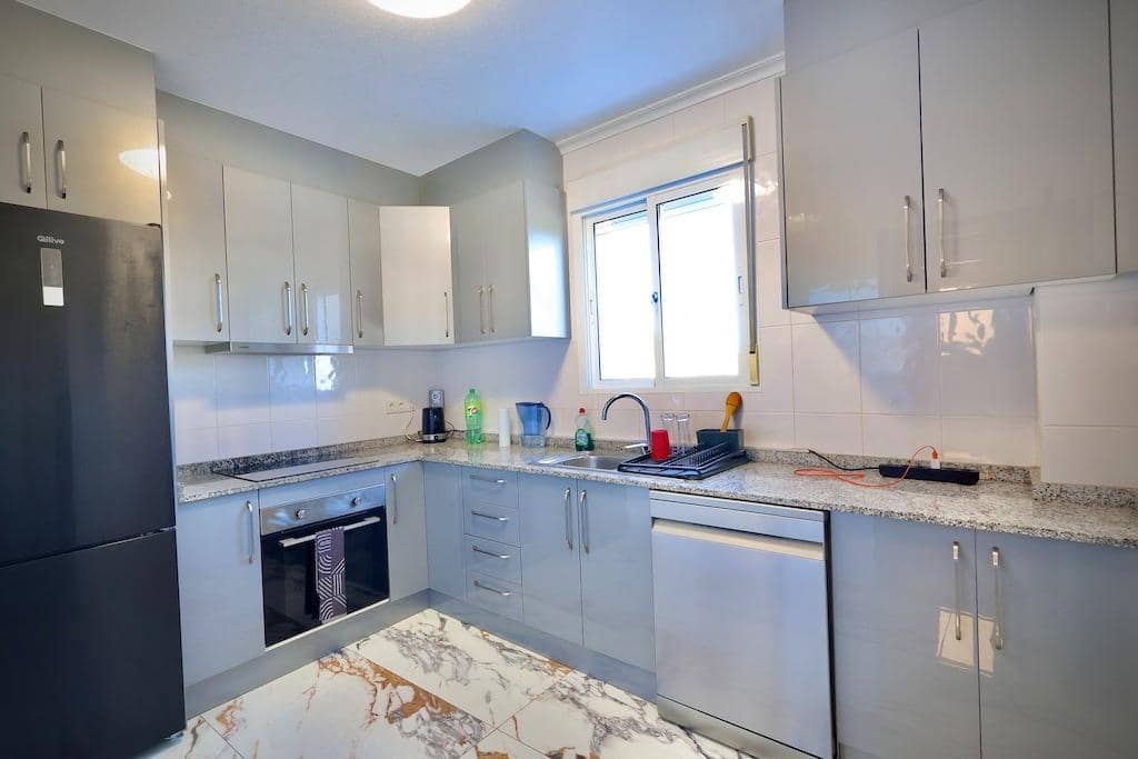 4 slaapkamer Villa te koop in San Miguel de Salinas met zwembad garage - € 320.000 (Ref: 9463938)