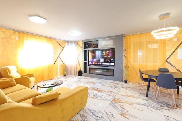 4 slaapkamer Villa te koop in San Miguel de Salinas met zwembad garage - € 320.000 (Ref: 9463938)