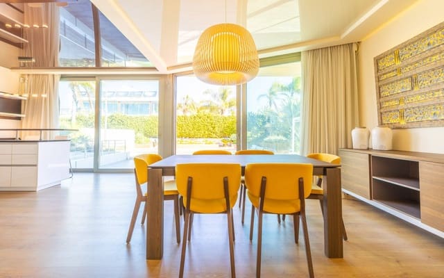 2 soverom Villa til salgs i La Zenia, Orihuela med svømmebasseng garasje - € 1 100 000 (Ref: 9463965)