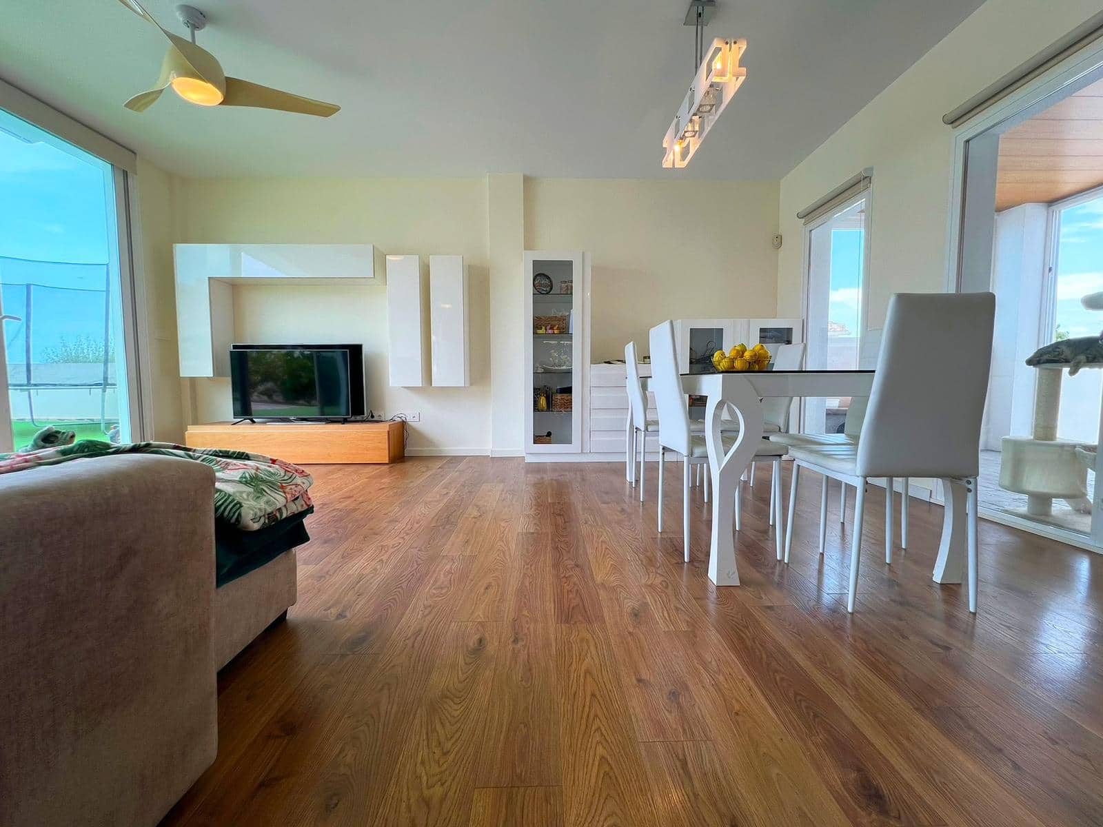 6 bedroom Villa for sale in San Fulgencio with pool garage - € 699,000 (Ref: 9463967)