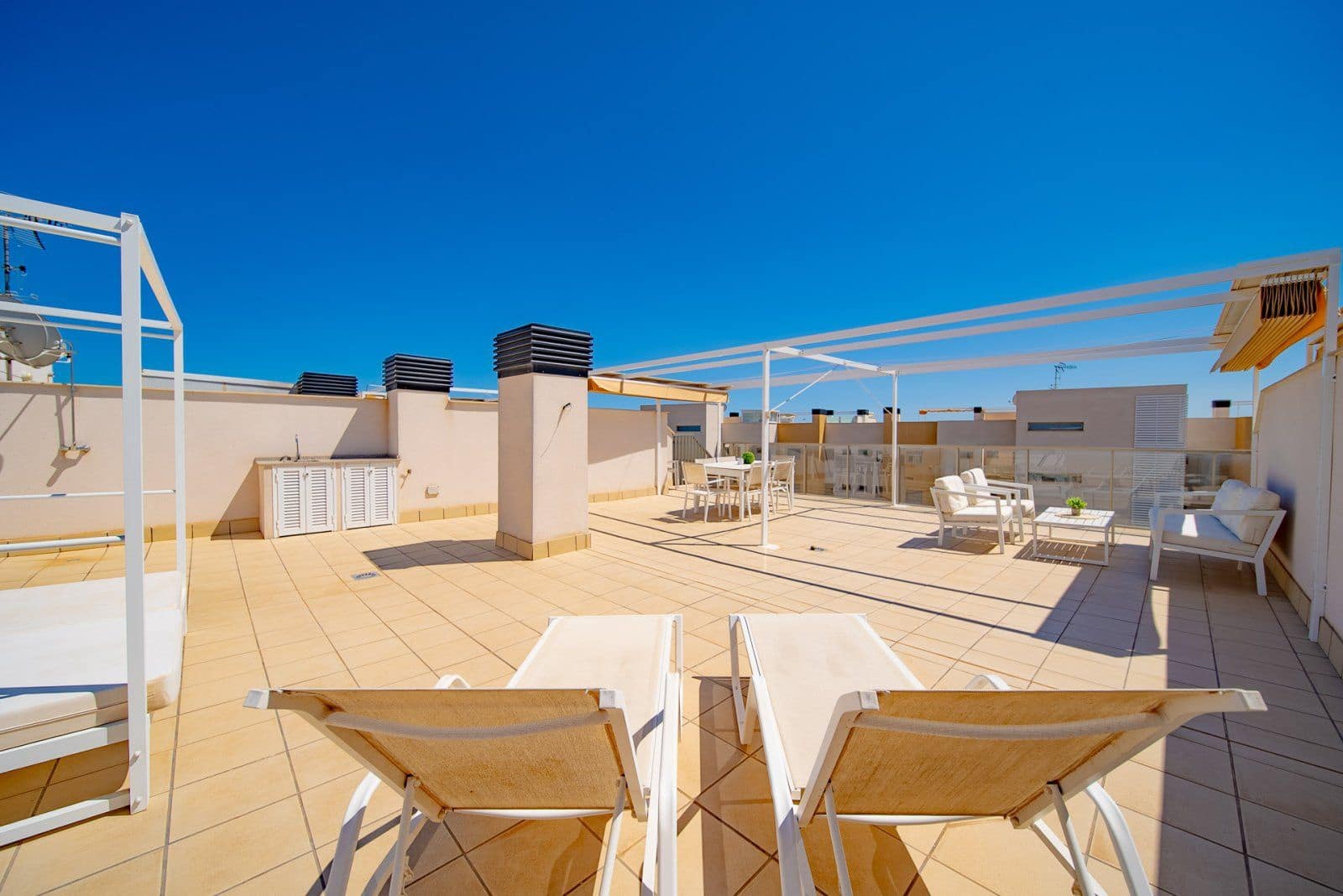 3 slaapkamer Penthouse te koop in Villamartin met zwembad garage - € 360.000 (Ref: 9463978)