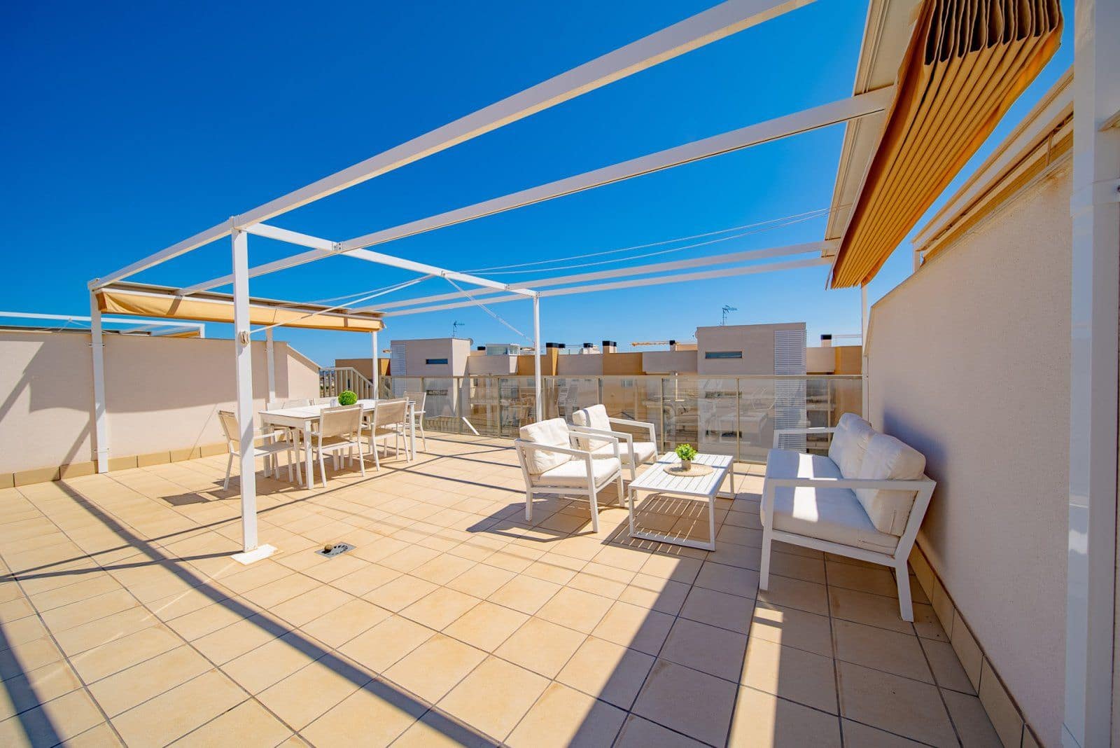 3 slaapkamer Penthouse te koop in Villamartin met zwembad garage - € 360.000 (Ref: 9463978)