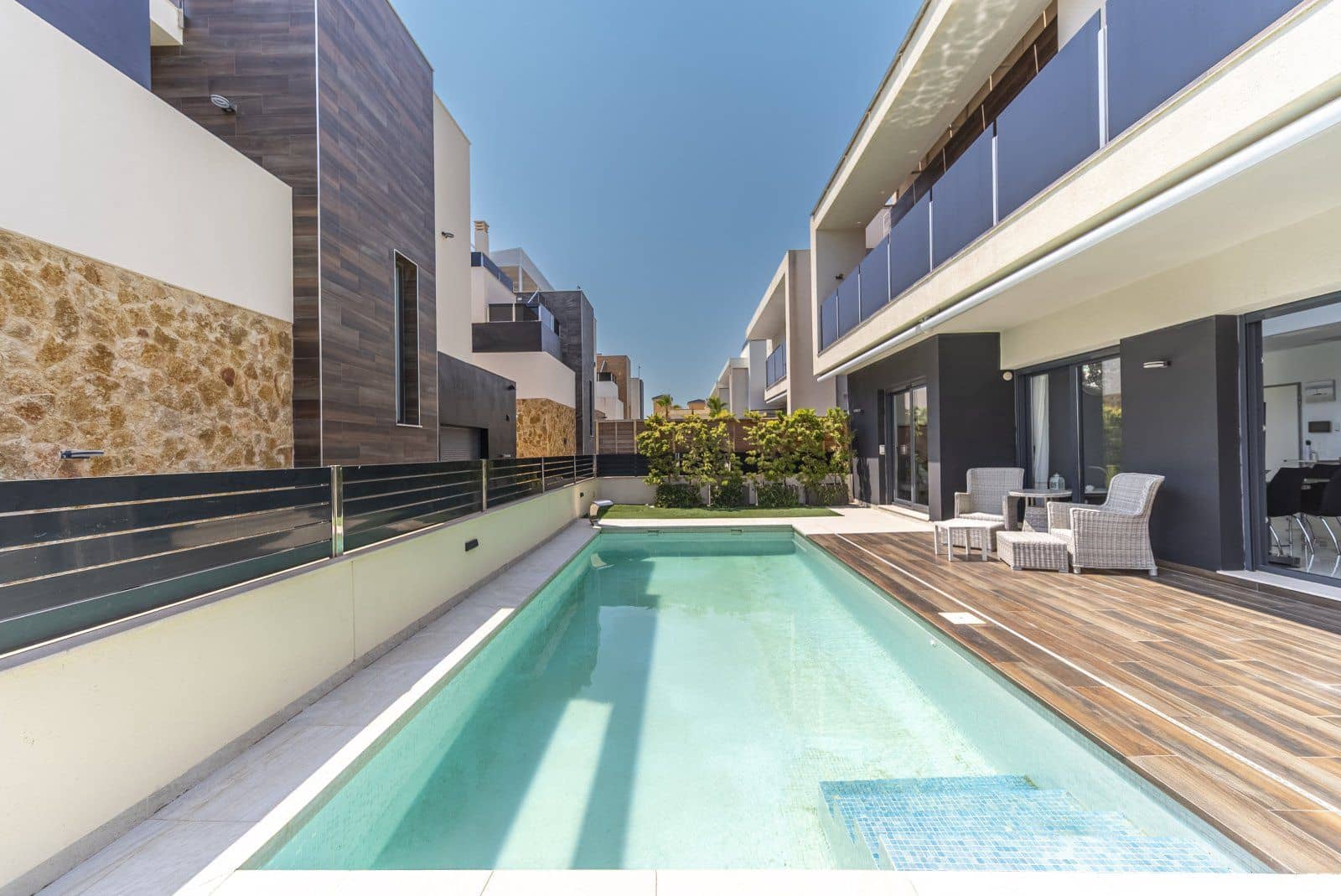 4 sypialnia Willa na sprzedaż w Orihuela Costa z basenem garażem - 759 000 € (Ref: 9463983)